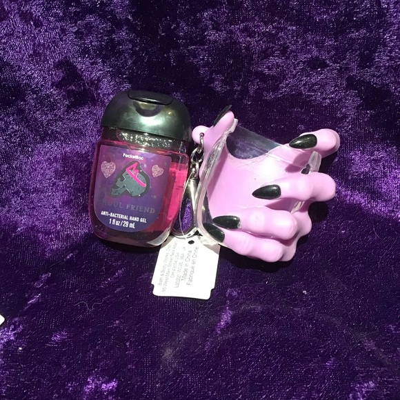 BBW HALLOWEEN WITCHES HAND AND REFILL - Picture 3 of 3